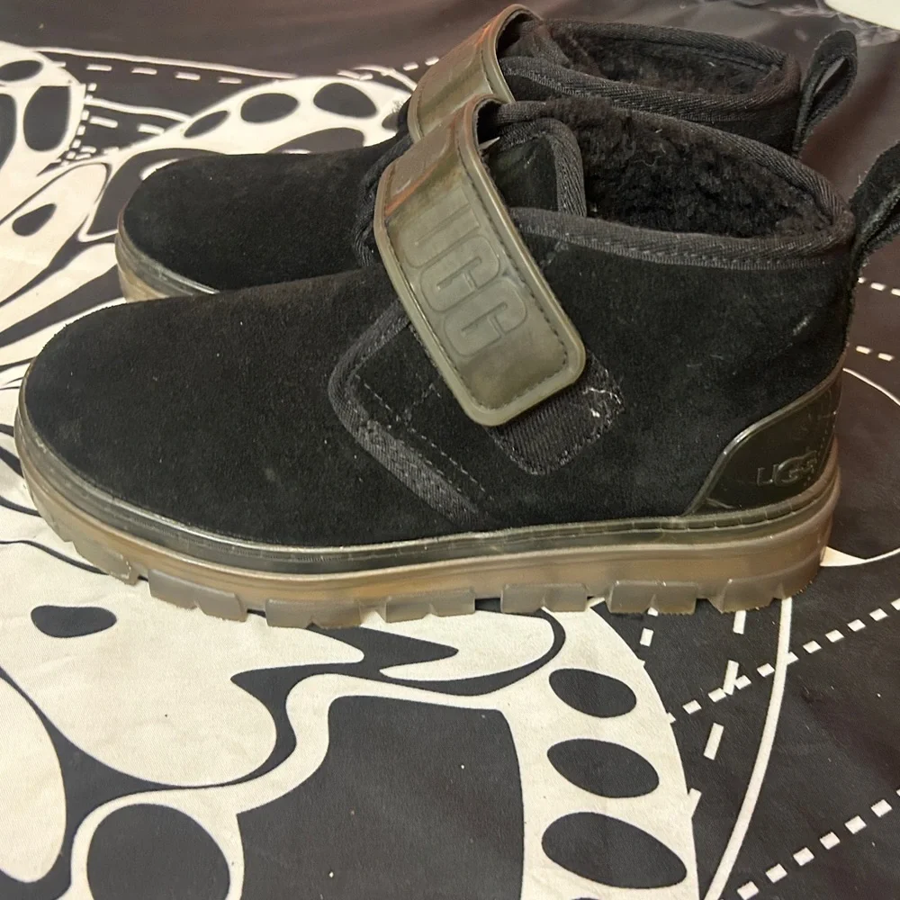 UGG NEUMEL CLEAR PLATFORM ANKLE BOOTS -BLACK SUEDE -WOMEN’S Size 6 NWOT